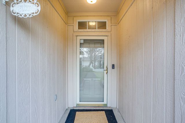 5712 Springtide Drive, Fort Worth, TX 76135