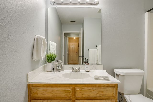 5712 Springtide Drive, Fort Worth, TX 76135