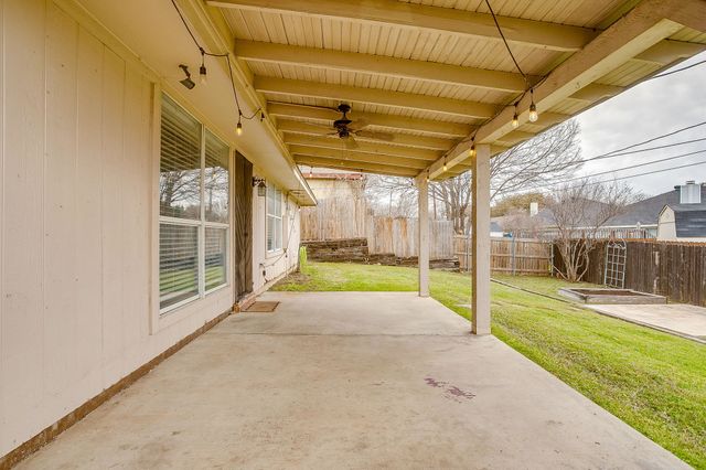5712 Springtide Drive, Fort Worth, TX 76135