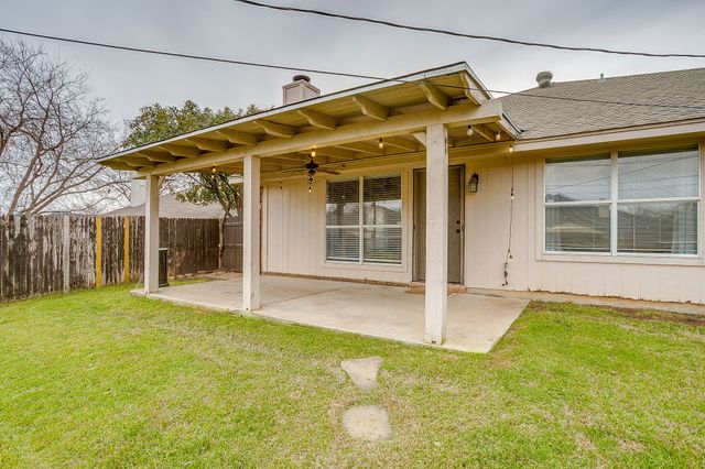 5712 Springtide Drive, Fort Worth, TX 76135