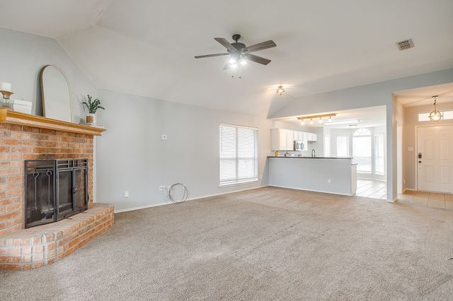 5712 Springtide Drive, Fort Worth, TX 76135