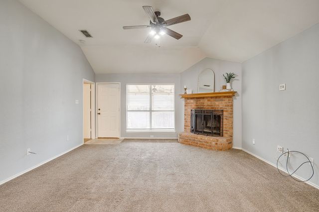 5712 Springtide Drive, Fort Worth, TX 76135