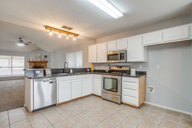 5712 Springtide Drive, Fort Worth, TX 76135