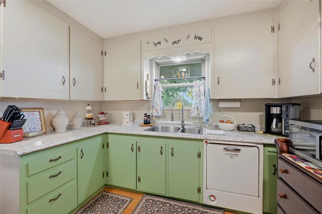 707 W Brock Street, Denison, TX 75020