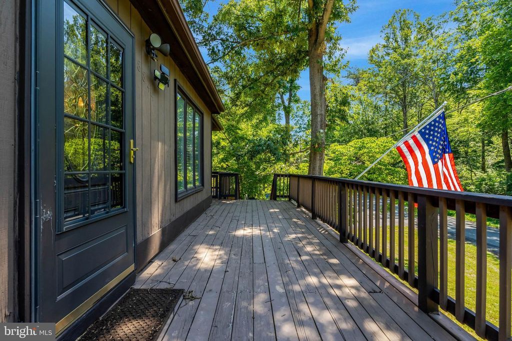 8844 MCGRATH RD, Manassas, VA 20112