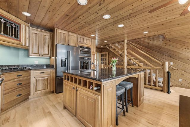 5530 W Lake DRIVE, West Bend, WI 53095