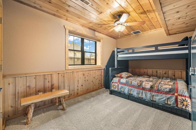 5530 W Lake DRIVE, West Bend, WI 53095