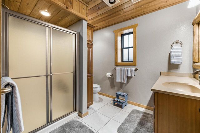 5530 W Lake DRIVE, West Bend, WI 53095