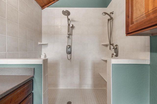 5530 W Lake DRIVE, West Bend, WI 53095