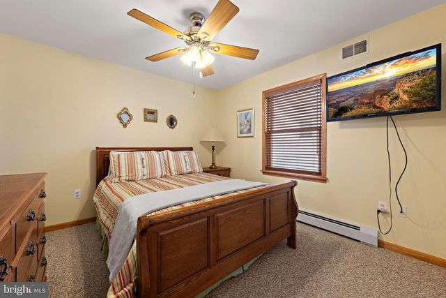 272 N 9TH ST, Surf City, NJ 08008