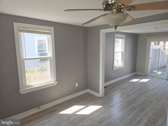 10 HAWTHORNE AVE, Ewing, NJ 08638