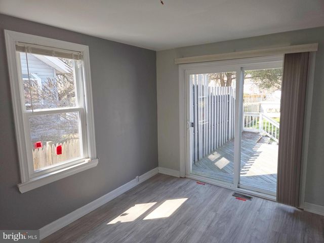 10 HAWTHORNE AVE, Ewing, NJ 08638