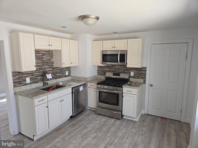 10 HAWTHORNE AVE, Ewing, NJ 08638