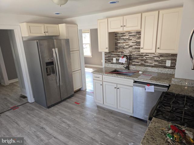 10 HAWTHORNE AVE, Ewing, NJ 08638