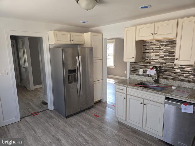 10 HAWTHORNE AVE, Ewing, NJ 08638