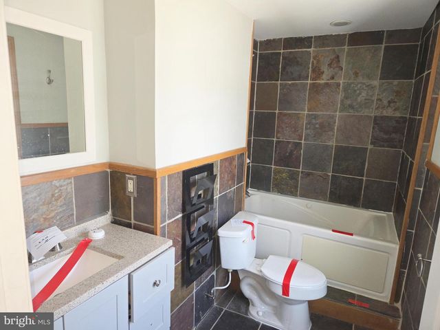 10 HAWTHORNE AVE, Ewing, NJ 08638