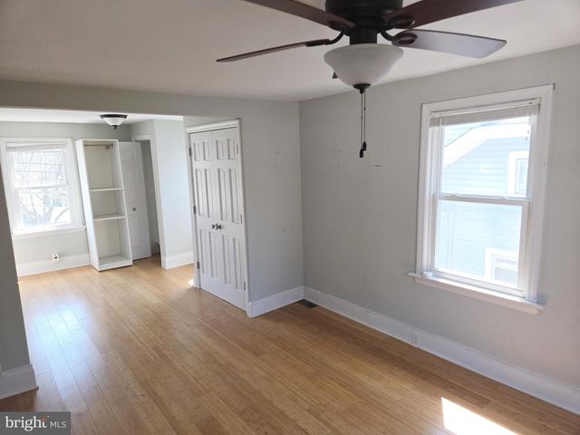 10 HAWTHORNE AVE, Ewing, NJ 08638