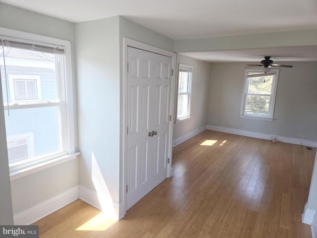 10 HAWTHORNE AVE, Ewing, NJ 08638