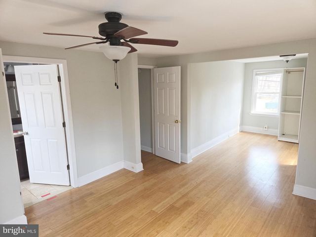 10 HAWTHORNE AVE, Ewing, NJ 08638