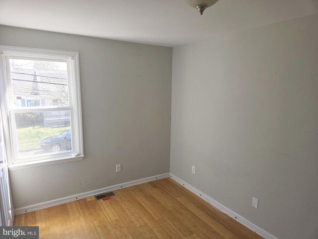 10 HAWTHORNE AVE, Ewing, NJ 08638