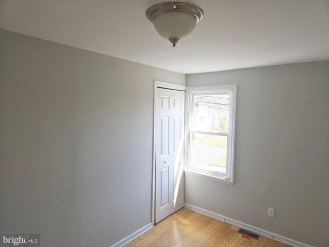 10 HAWTHORNE AVE, Ewing, NJ 08638