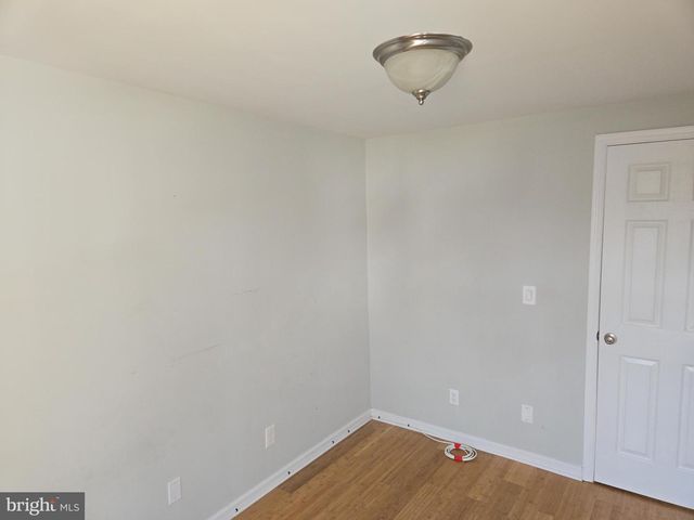 10 HAWTHORNE AVE, Ewing, NJ 08638