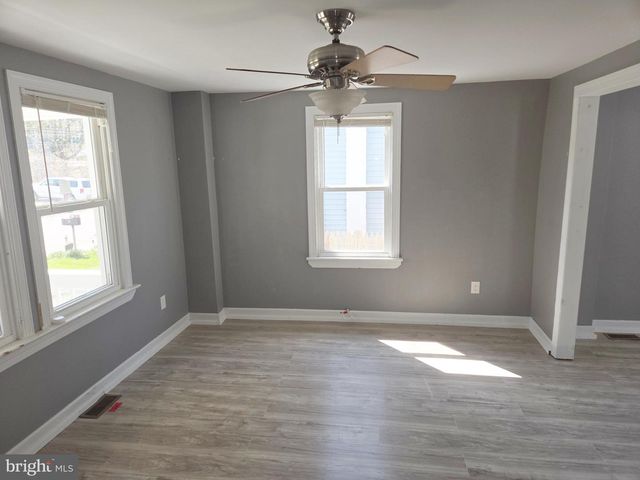 10 HAWTHORNE AVE, Ewing, NJ 08638