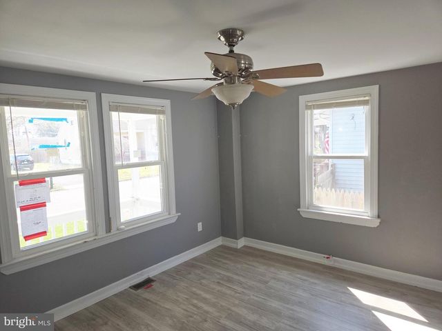 10 HAWTHORNE AVE, Ewing, NJ 08638