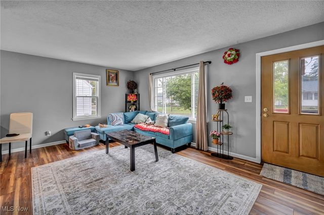 2666 10th Street, Cuyahoga Falls, OH 44221