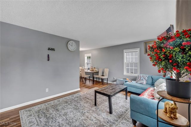 2666 10th Street, Cuyahoga Falls, OH 44221