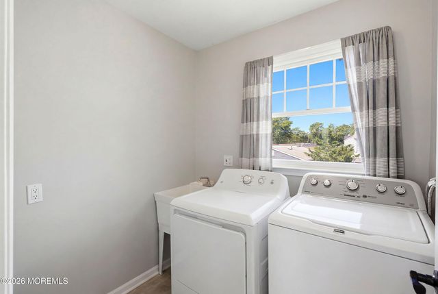 190 Pinewood Road, Toms River, NJ 08753