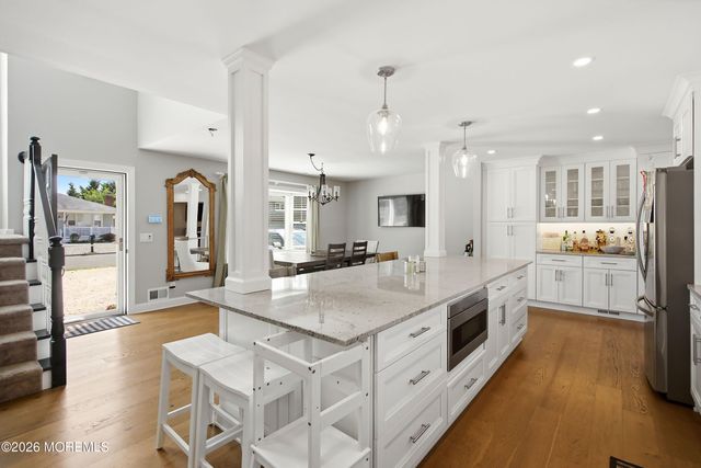190 Pinewood Road, Toms River, NJ 08753
