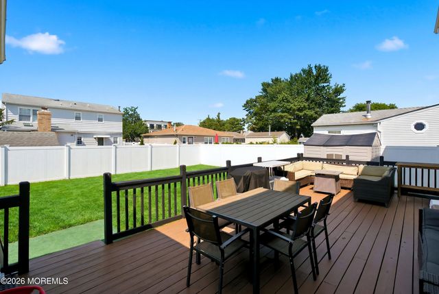 190 Pinewood Road, Toms River, NJ 08753