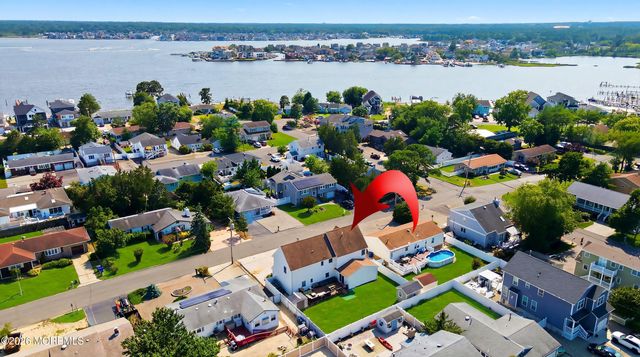 190 Pinewood Road, Toms River, NJ 08753