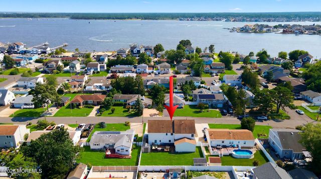 190 Pinewood Road, Toms River, NJ 08753