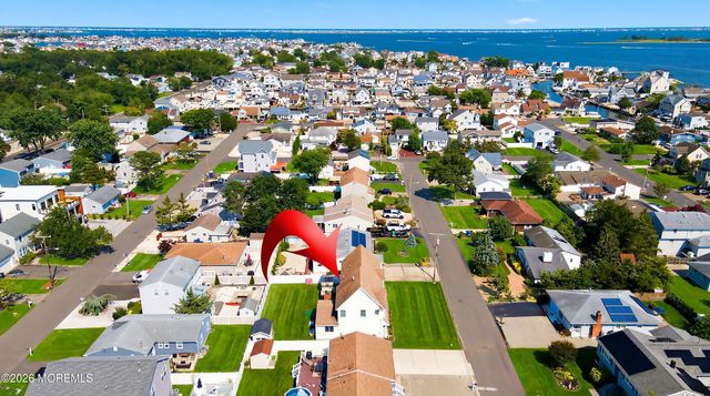 190 Pinewood Road, Toms River, NJ 08753