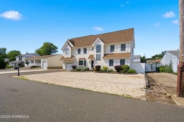 190 Pinewood Road, Toms River, NJ 08753