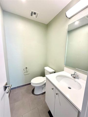 627 Couch Drive S 13, Oklahoma City, OK 73102
