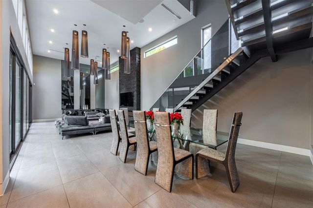 2302 Suffolk Drive, Houston, TX 77027