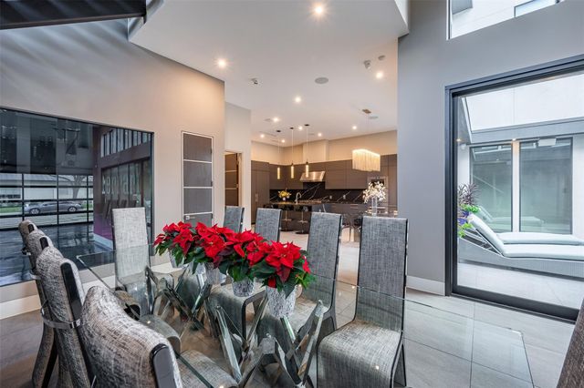 2302 Suffolk Drive, Houston, TX 77027