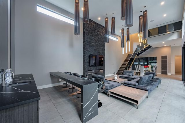 2302 Suffolk Drive, Houston, TX 77027