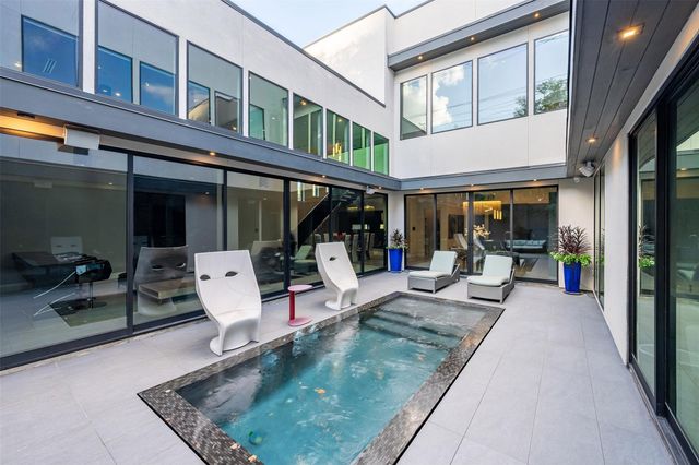 2302 Suffolk Drive, Houston, TX 77027