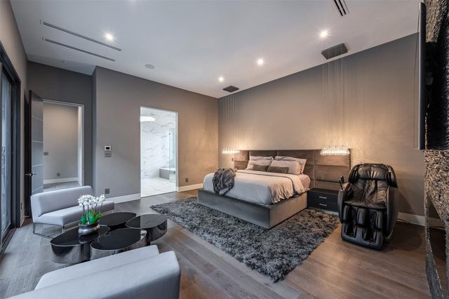 2302 Suffolk Drive, Houston, TX 77027