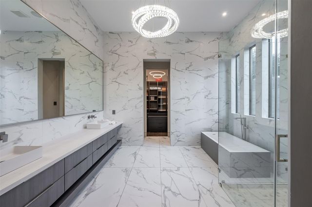 2302 Suffolk Drive, Houston, TX 77027