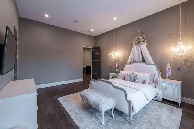 2302 Suffolk Drive, Houston, TX 77027