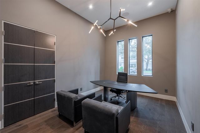 2302 Suffolk Drive, Houston, TX 77027