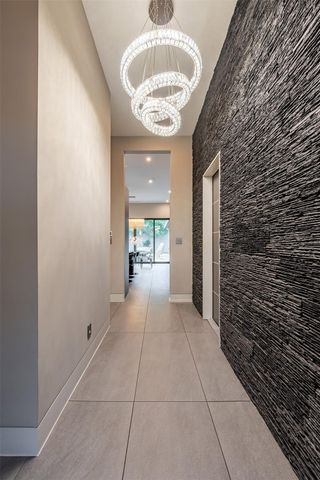 2302 Suffolk Drive, Houston, TX 77027