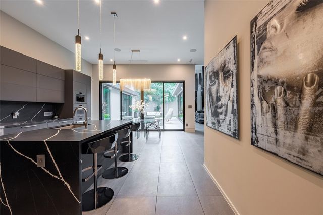 2302 Suffolk Drive, Houston, TX 77027