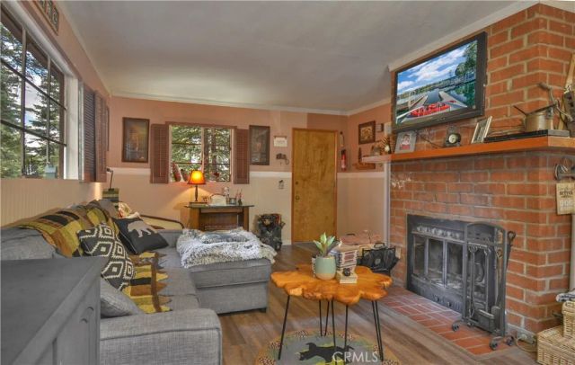 25907 Mile Pine, Twin Peaks, CA 92391