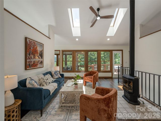 155 Crabapple Lane, Asheville, NC 28804